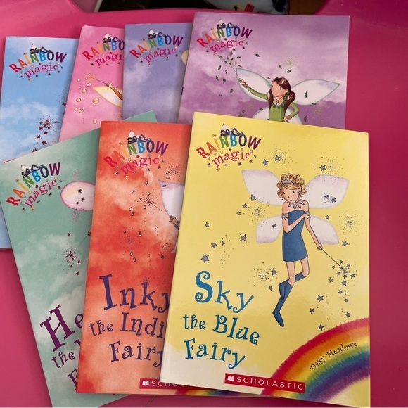 Scholastic Rainbow Magic  Fairy Books 1-7 - Picture 1 of 7